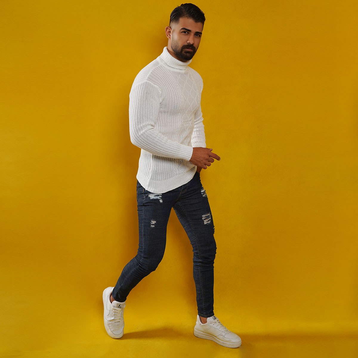 پلیوربافت مردانه سفید یقه اسکی مدل Hakan